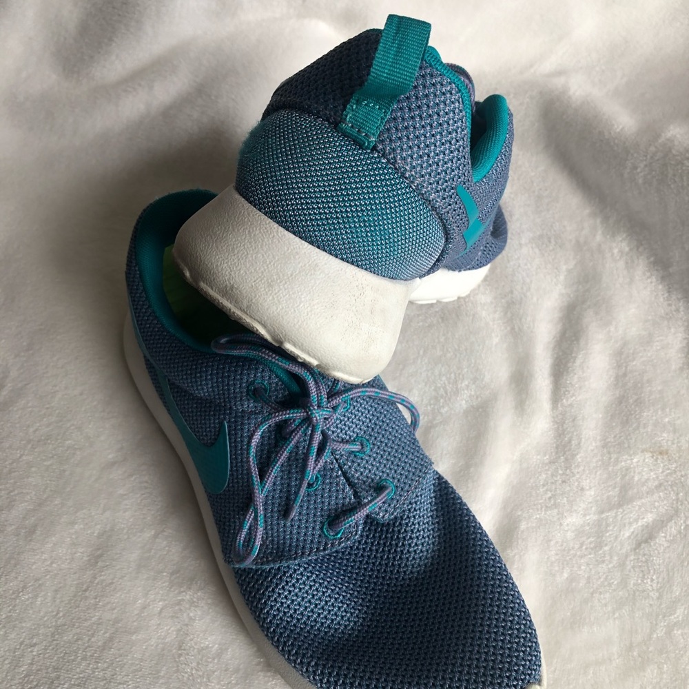 Nike - Picture 4 of 4